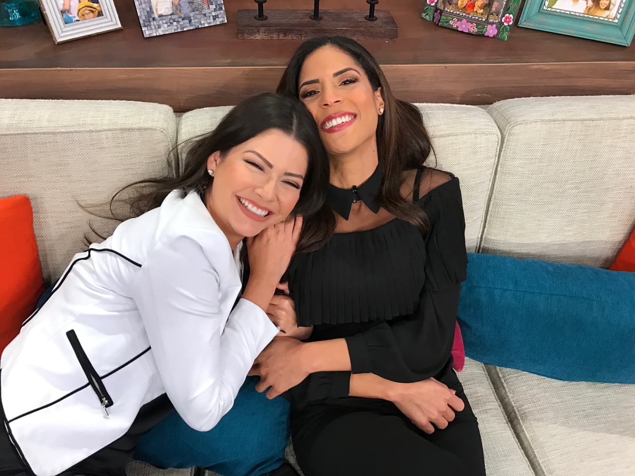 Estas 'Manas' buscan cualquier excusa para reírse.