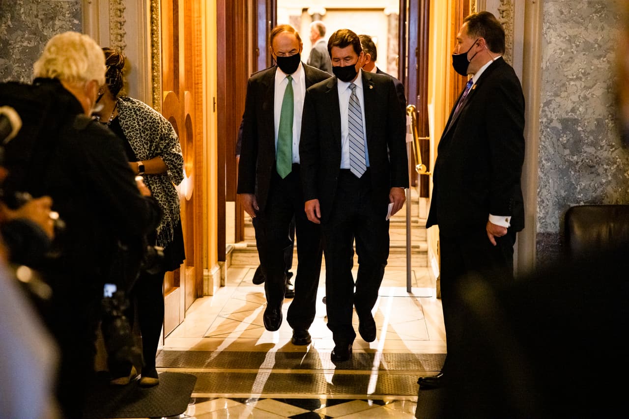 Mayoría de republicanos rechaza el 'impeachment' a Trump cuestionando la constitucionalidad del proceso