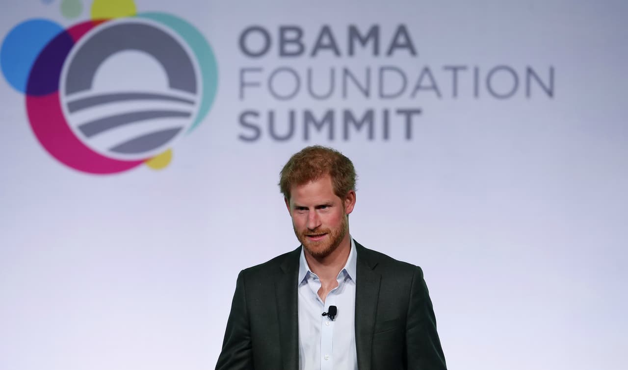 Michelle Obama y el príncipe Harry hacen visita sorpresa a escuela pública de Chicago 