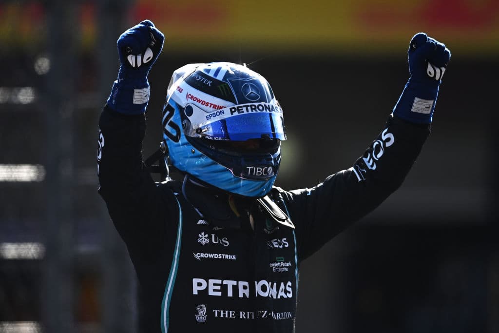 Con tiempo de 1:15.875 , el finlandés Valtteri Bottas se quedó con la pole position por delante de su compañero Lewis Hamilton y el neerlandés Max Verstappen de Red Bull Racing. El piloto mexicano Sergio Pérez se quedó con el mejor cuarto tiempo y no pudo conseguir la soñada primera pole position de su carrera.