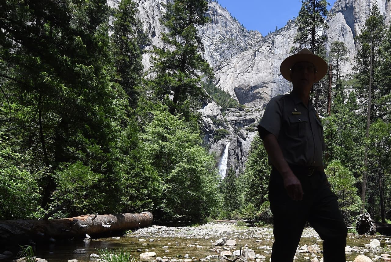 Imagine un país sin parques públicos, como el Parque Nacional Yosemite, en la foto. No todos los países pueden cuidar sus recursos naturales como lo ha hecho EEUU hasta la fecha