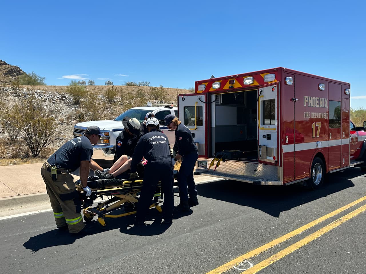 El primer rescate se registró la tarde del sábado 12 de agosto sobre Freedom Trail, en Piestewa Peak, donde una mujer de 40 años sufrió de sobrecalentamiento.