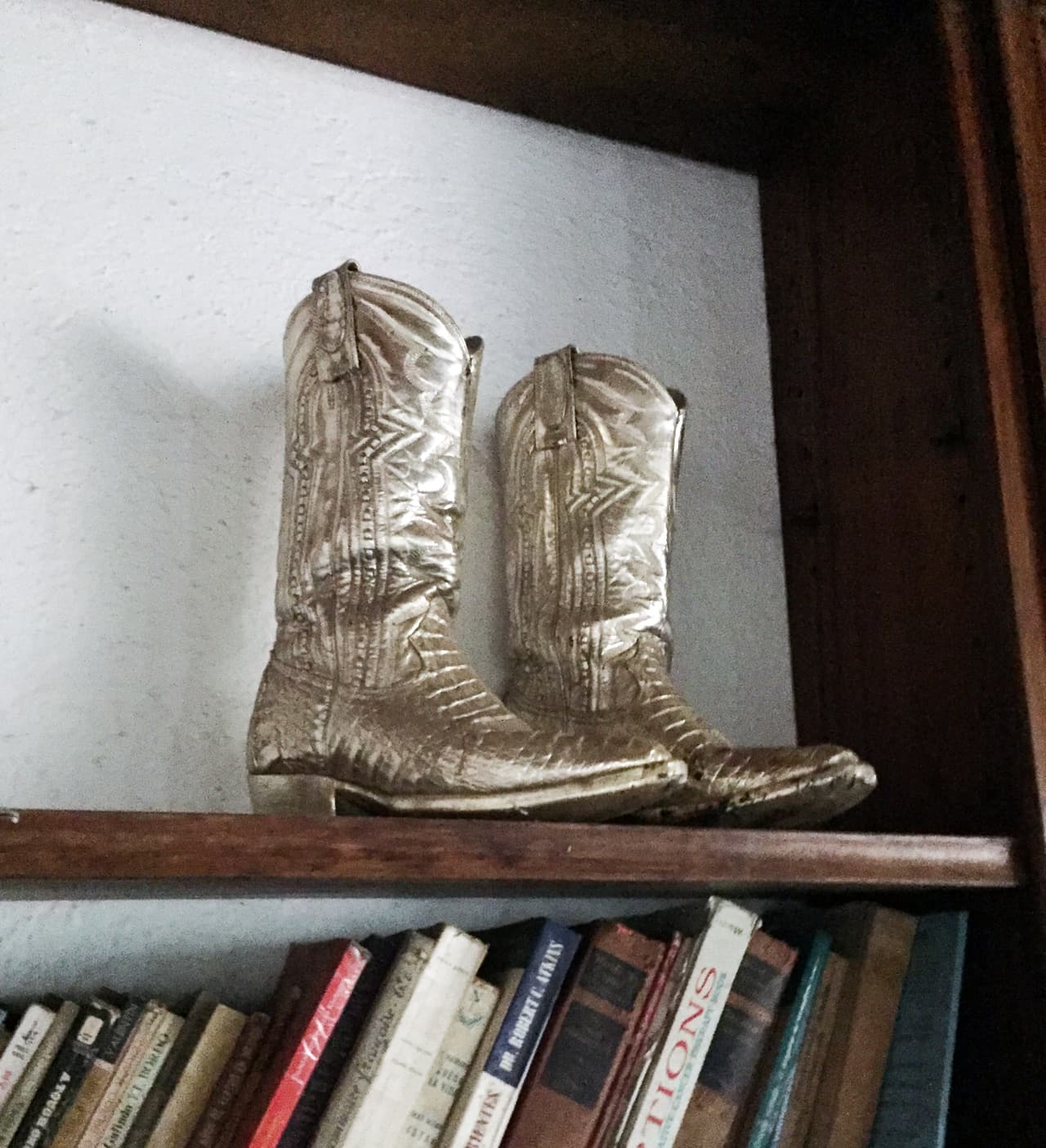 Joan Sebastian nunca olvidó sus raíces y siempre vistió con el estilo que usaban en su pueblo.