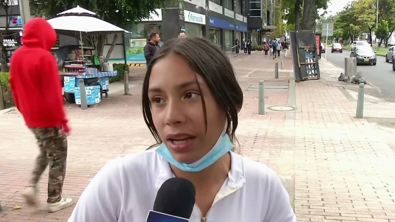 Millones de venezolanos en Colombia intentan contactar a sus familias tras devastadores terremotos