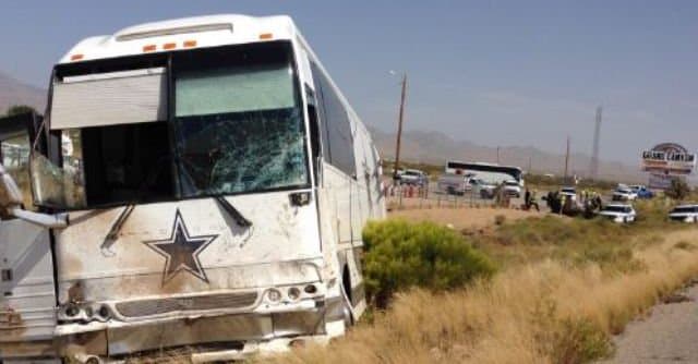 Autobus de los 'Dallas Cowboys' se involucraron en choque mortal en Arizona