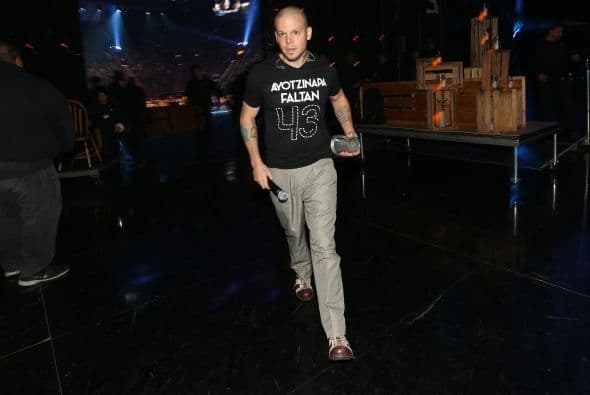 Una vez bajaban del escenario y durante la alfombra verde, se dieron la tarea de abrazarse, tomarse una que otra selfie y echarse uno que otro cuentito. ¡Y lo captamos todo!