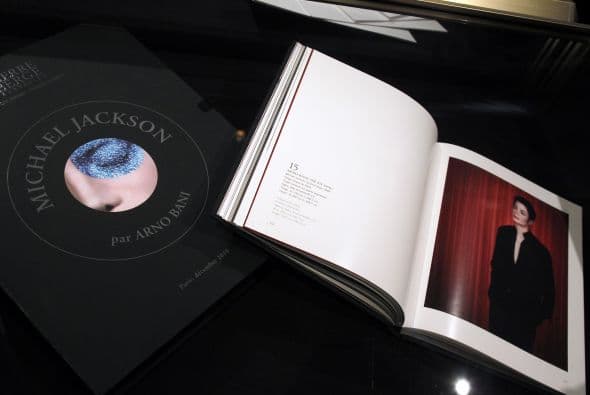 "Me emocioné mucho, sobre todo al ver la foto del ojo azul, que le hace un poco triste, con los ojos cerrados y encerrado en sí mismo. Es el recuerdo que guardo de él", sentenció.