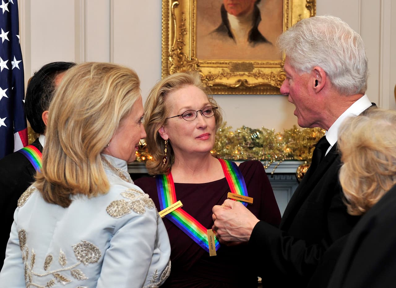 La candidata Hillary Clinton y Meryl Streep se graduaron juntas de Yale y son amigas desde entonces.