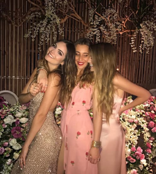 Sofía Castro también estuvo entre las invitadas, la actriz les mandó un mensaje a través de 'Instagram' a los novios: “Qué hermosa boda... Con tanto amor. Gracias @claudiaalvarezo @billyrovzar Que sean INMENSAMENTE FELICES”.