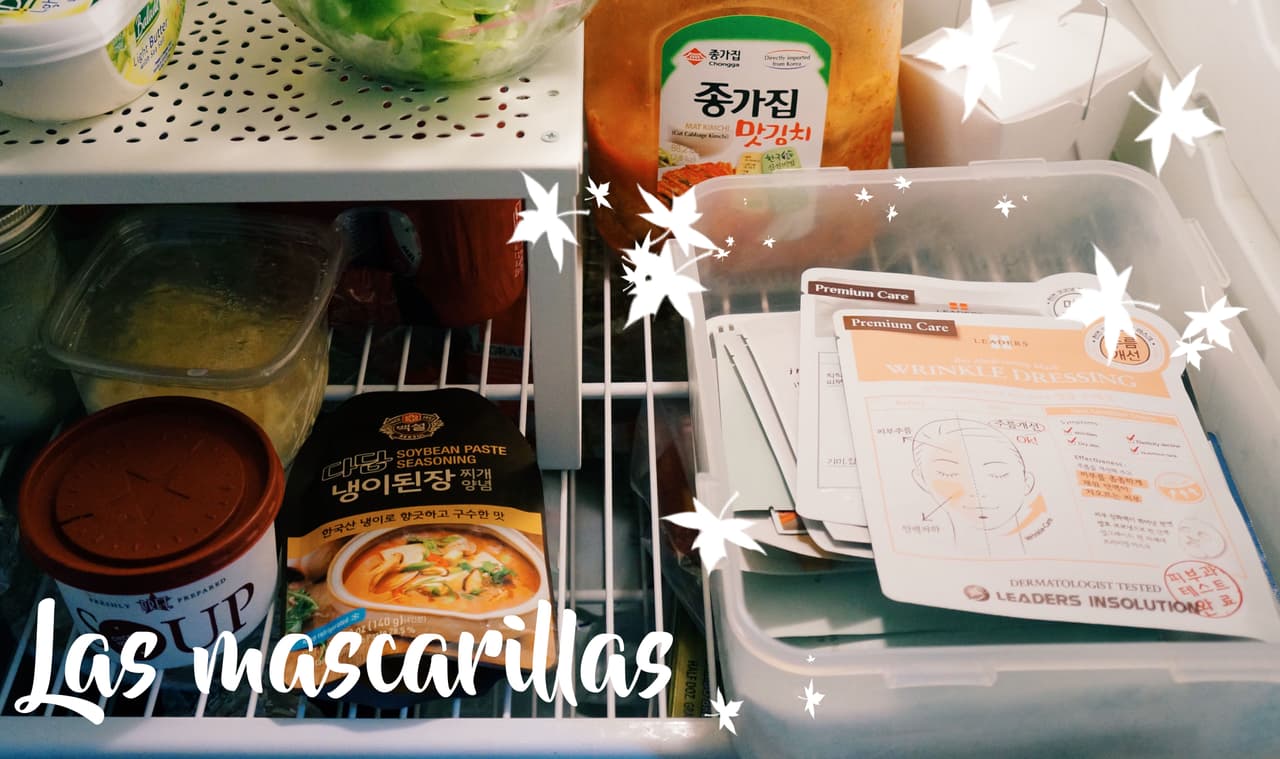 La comida y los cosméticos conviven por igual en las neveras de Corea del Sur. Esta es la de Young Chun.
