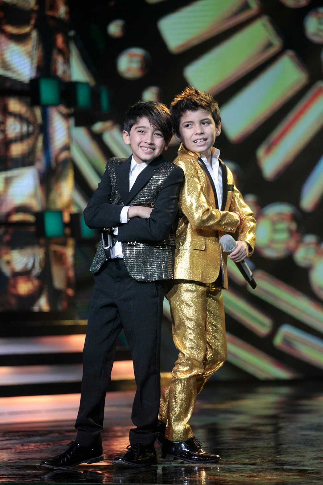 Al finalizar su participación, Kevin y Kenneth se acercaron a los jueces para saber quién sería el ganador de los tres puntos extra para su escuadrón. Verónica Castro dijo que no quería ser ruda, pero tampoco podía no decir lo que pensaba.