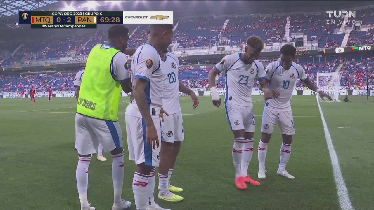 ¡Fiesta y baile canaleros! Panamá marca el 0-2 sobre Martinica