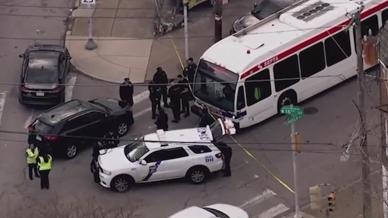 Adolescente asesinado a tiros y otros cuatro heridos en ataque "dirigido" en parada de autobús SEPTA