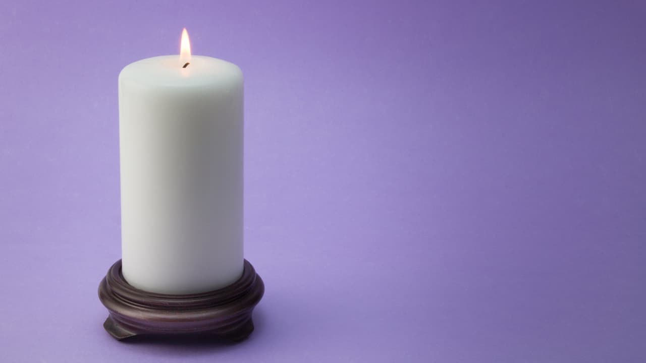 Si la llama se apaga nada más al encenderla, es presagio de que podemos pedir algo, pero depende al final de nosotros que sea o no posible. Si en cambio la llama se apaga sin que exista corriente de aire alrededor, es señal de que tenemos que iniciar otra vez y replantear nuestros objetivos.