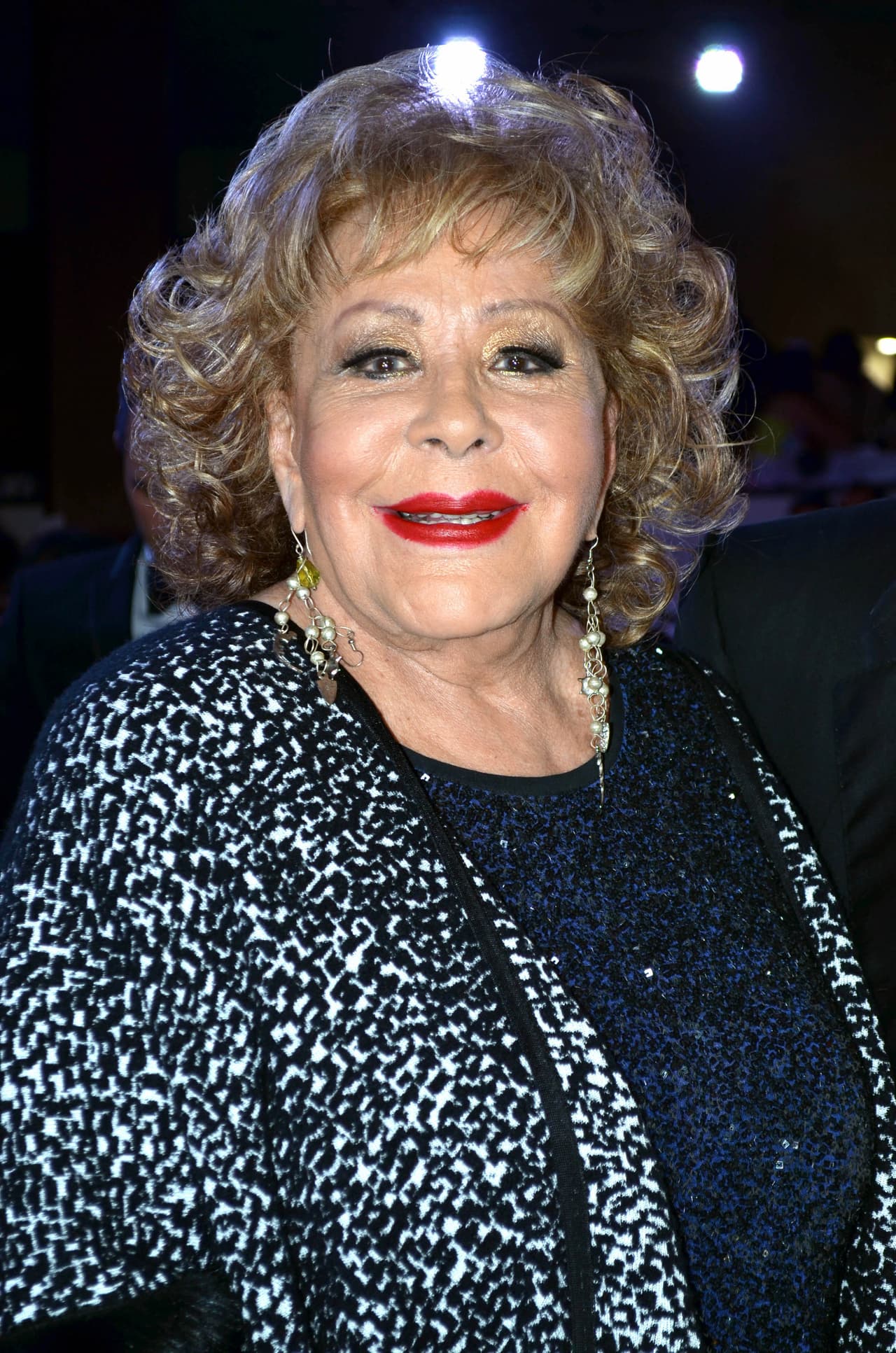 "Ella 
<b>no se llevaba (Silvia Pinal) con María Félix</b>", contó la joven en la polémica entrevista que se presentó en 'De primera mano'. 
<br>
<br>