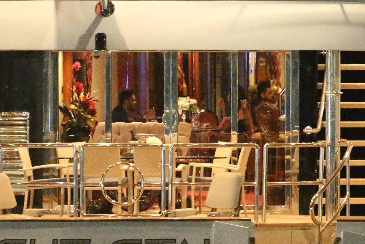 Selena Gomez y The Weeknd tuvieron una noche romántica en un yate para celebrar el Día de San Valentín.