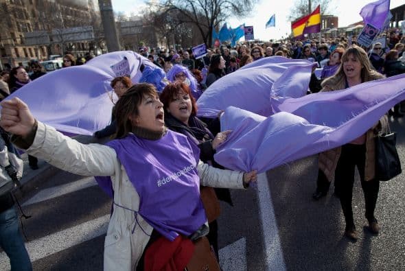 La movilización fue organizada por decenas de grupos de mujeres y entidades que defienden los derechos reproductivos.