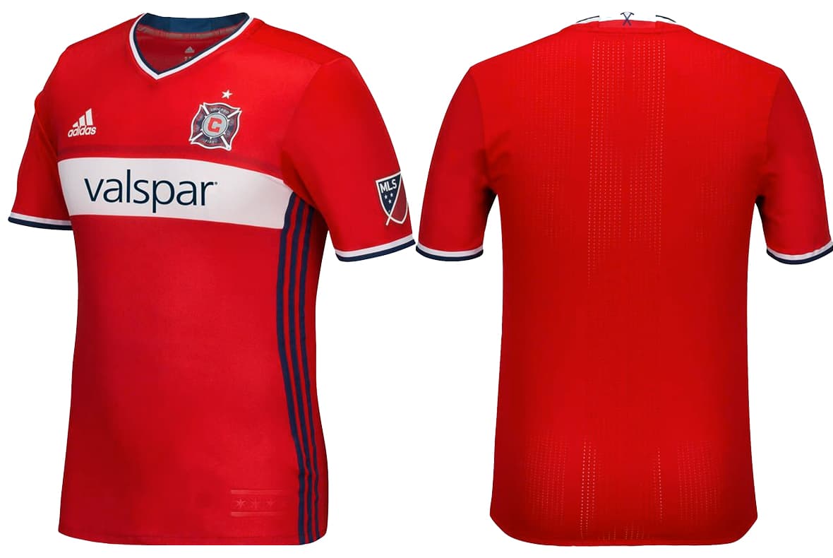 Chicago Fire dio a conocer su primer uniforme el cual es un homenaje al que utilizó el equipo desde su fundación en 1998 hasta 2011