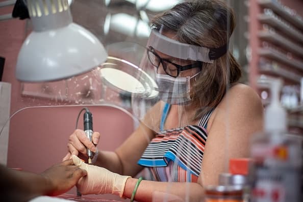 En San Antonio, Texas, un grupo de barberos 
<i>nuyoricans </i>celebró
<i> </i>la reapertura de su negocios bajo la nuevo orden del gobernador de Texas, Greg Abbott. 
<br>