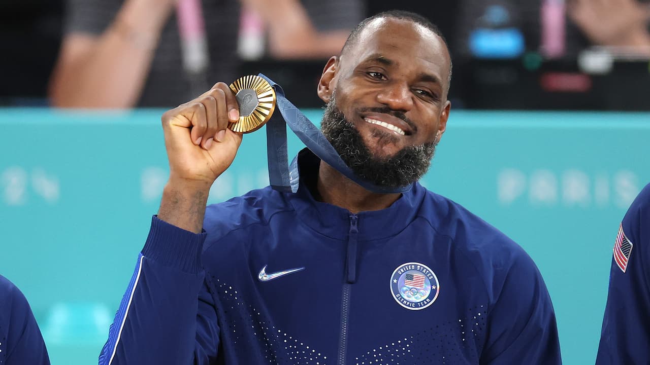 LeBron elogia a Michael Jordan tras superar su marca de oros olímpicos