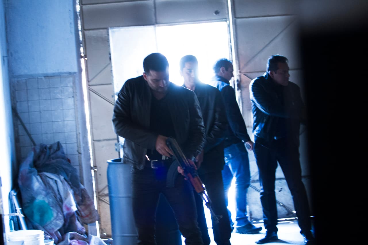 Óscar no entendía lo que había pasado. Yolanda había rescatado a su madre y al hermano de Olivia.