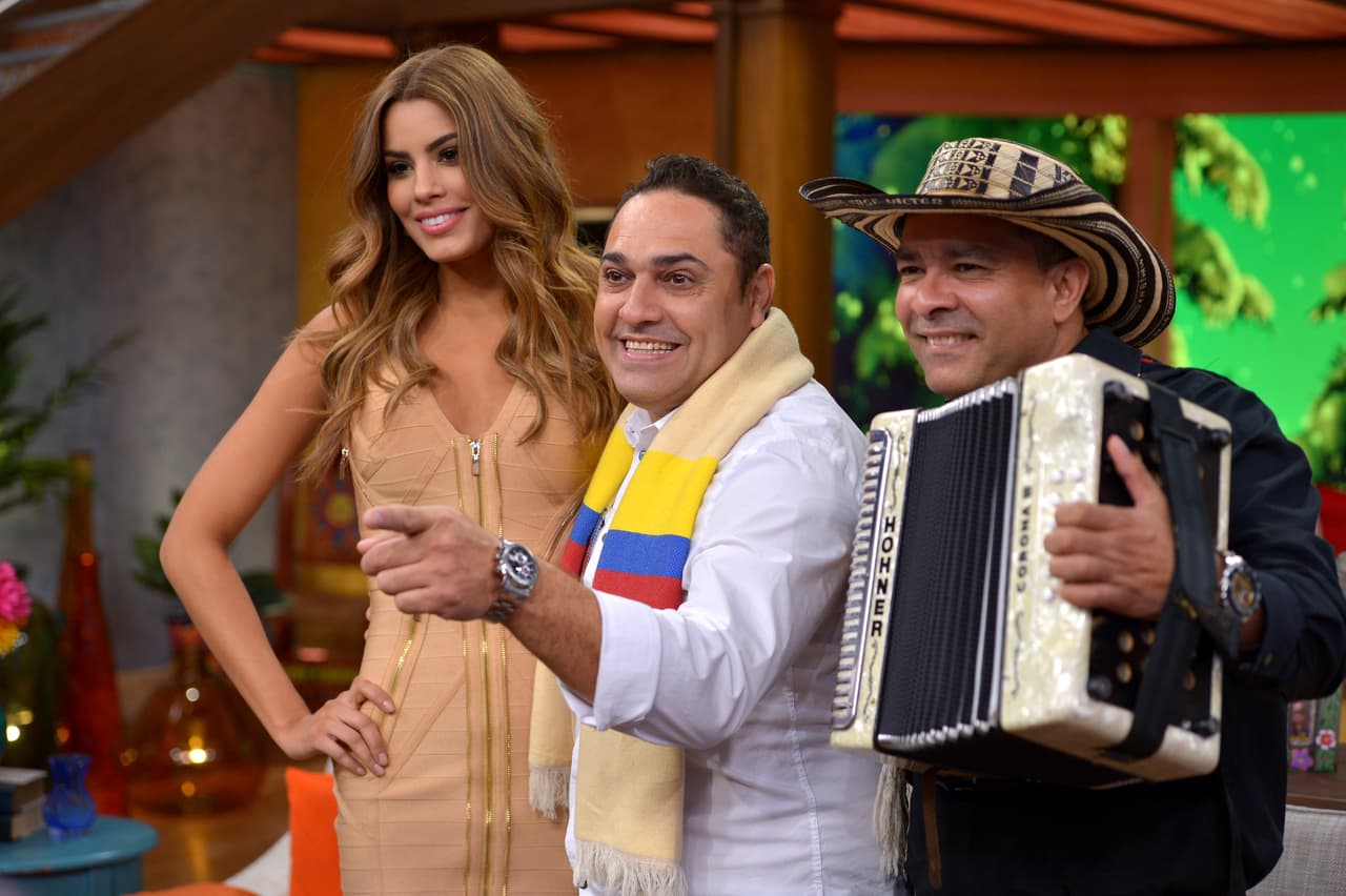 La recibimos con gran sabor colombiano.