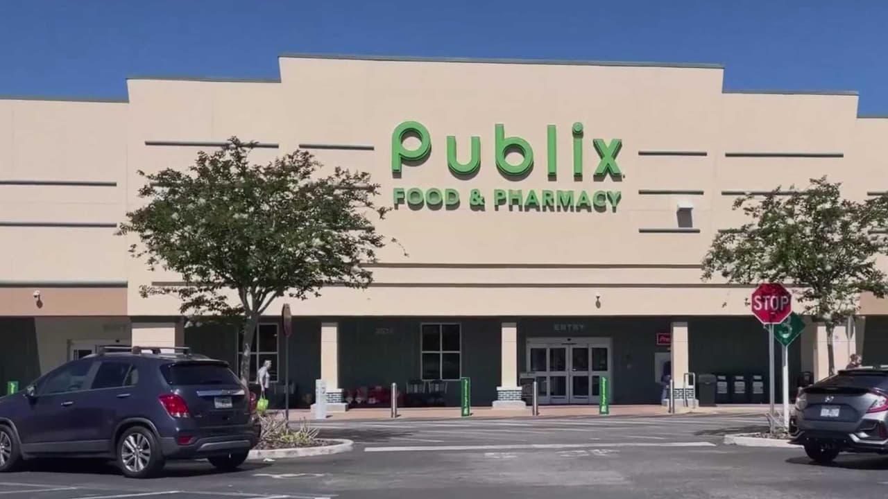 Publix limita porte visible de armas en Florida: solo policías podrán llevarlas abiertas