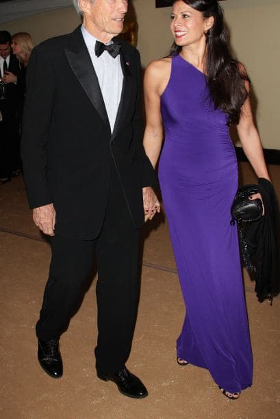 Clint Eastwood sí que le gustan mucho más jóvenes que él.