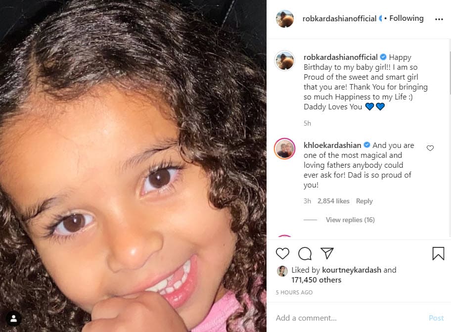 <b>Rob Kardashian</b> publicó varias fotografías de su hija para celebrar sus 4 años: "¡Feliz cumpleaños a mi niña!
<b> ¡Estoy tan orgulloso de la niña dulce e inteligente que eres! </b>Gracias por traer tanta felicidad a mi vida. Papi te ama".
<br>