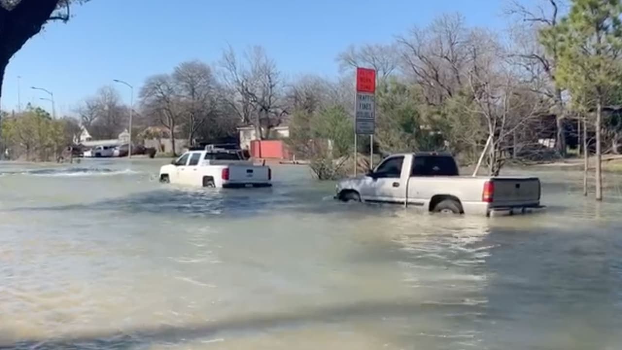 Reportan cancelaciones y cierres de actividades en negocios, escuelas y oficina por inundación al este de Houston