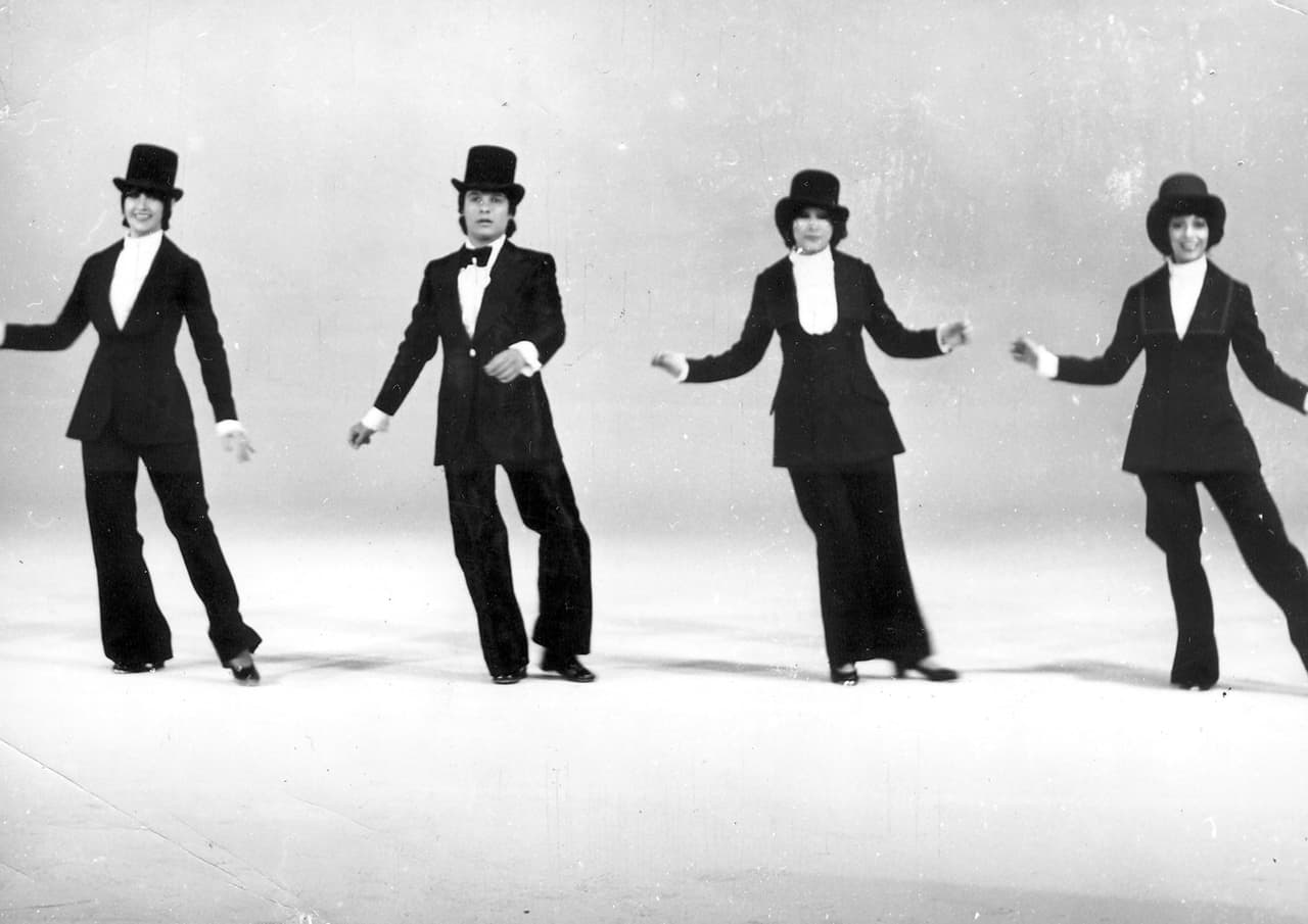 En 1968, época en la que bajo el nombre artístico de Adán Luna cantaba en bares locales de Ciudad Juárez y Tijuana buscando una oportunidad, hasta que firmó con RCA Discos y cambió su nombre a Juan Gabriel, México, 1968.