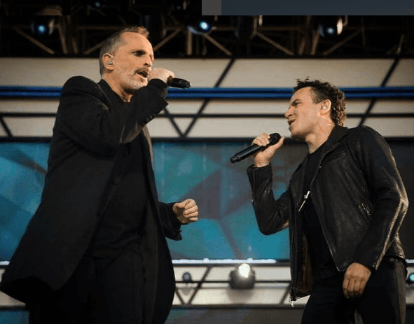 Fonseca con mucho trabajo este fin de semana también estuvo en el Rise Up As One, en donde cantó junto a Miguel Bosé.