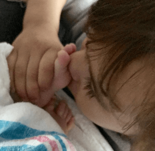 El amor que Michelle siente por su hermanito Liam, es inmenso.