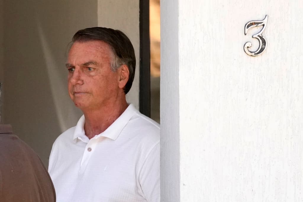 Corte Suprema de Brasil ordena al expresidente Bolsonaro iniciar su sentencia a 27 años de cárcel por intento de golpe de Estado