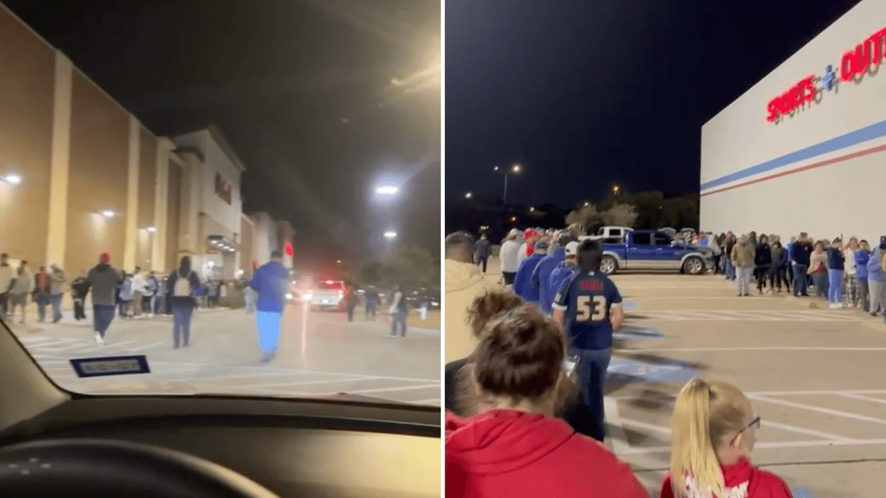 En dos tiendas Academy, una en Mesquite y otra en North Richland Hills, había filas muy largas de fanáticos que buscaban comprar mercancía de los Rangers.