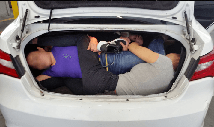 José Emiliano Aguilar fue detenido el 14 de marzo de 2017 
<b>por traficar con personas </b>de nacionalidad china, las cuales ocultó en el baúl de su auto.