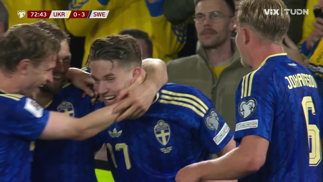 ¡Hat-trick! Gol de Gyökeres tras ser derribado en el área de Ucrania