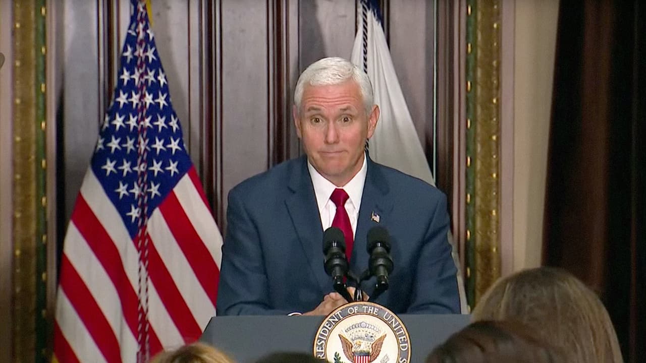 En el Cinco de Mayo menos destacado en años, Pence asegura que Trump "se preocupa" por los hispanos
