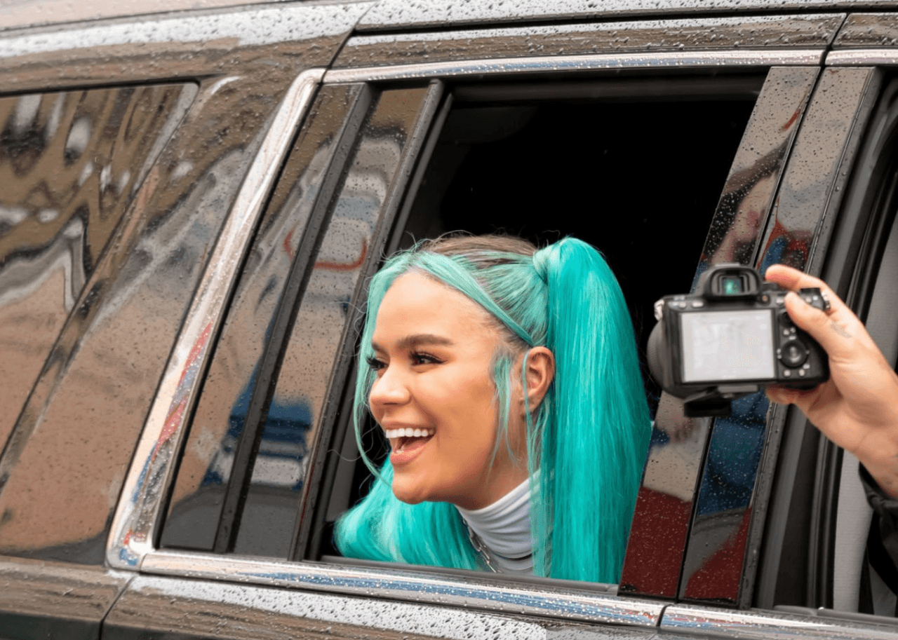 Aunque Karol G es una de las celebridades más carismáticas de la música no se escapa de los escándalos, y a continuación te presentamos algunos de los más sonados.