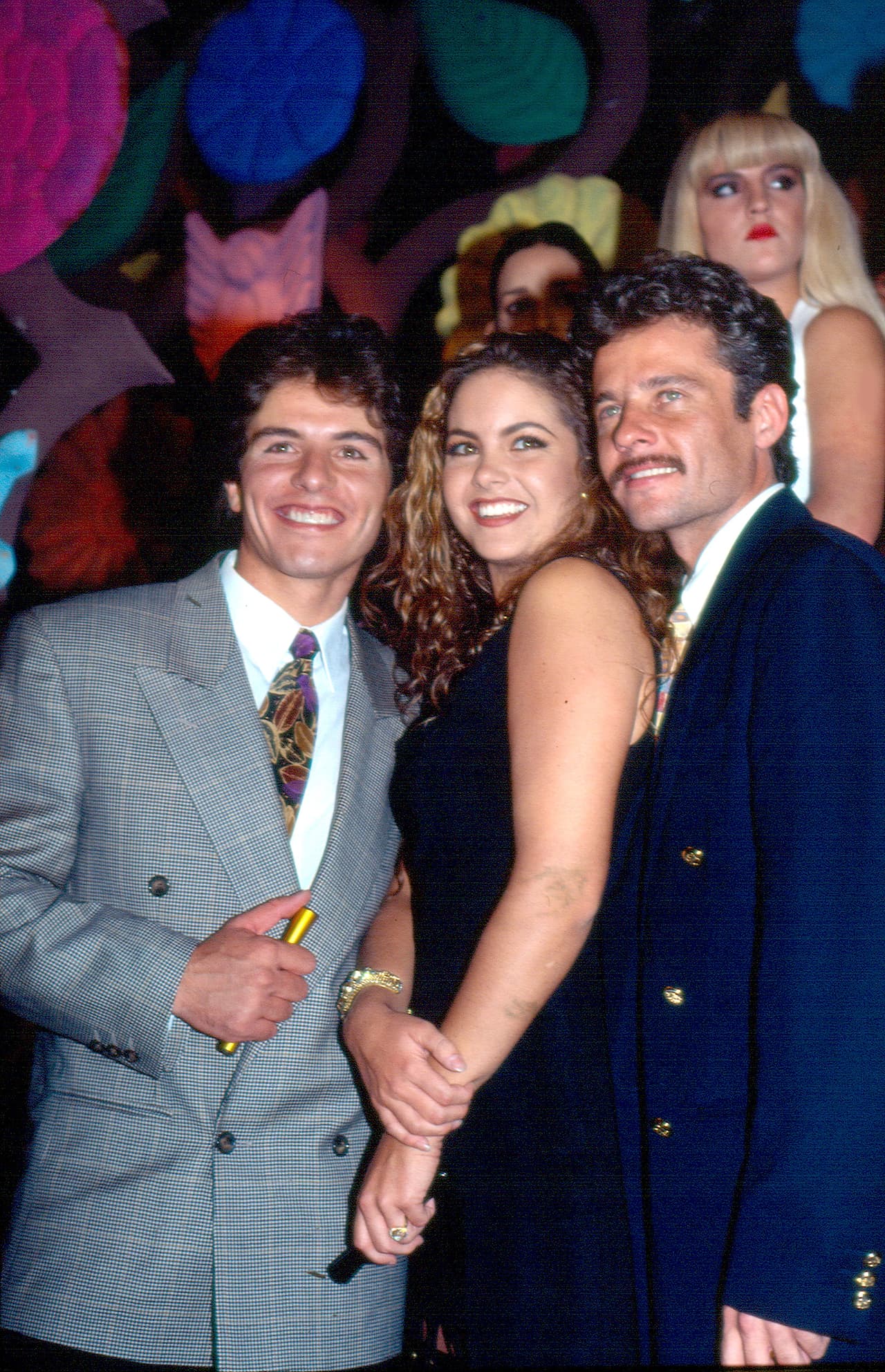 'Los parientes pobres' consistió en 75 capítulos de una hora, mientras que el tema de entrada fue interpretado por 
<b><a href="http://www.univision.com/temas/lucero">Lucero</a></b>, llevando el mismo título que la novela. Pero ¿En dónde está el elenco de esta telenovela? A continuación te lo decimos.