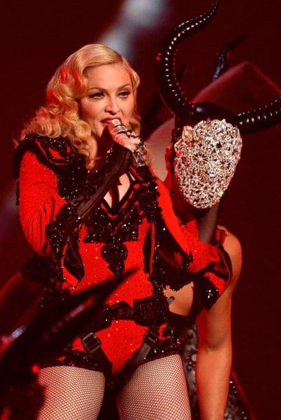 Madonna llegó con toda su sensualidad al escenario.