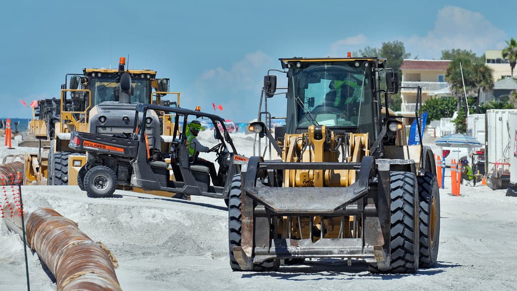 La ausencia del Cuerpo de Ingenieros del Ejército ha obligado al condado a financiar por completo la obra con ingresos del impuesto turístico, lo que implica un enorme sacrificio económico que antes se cubría en gran parte con fondos federales.