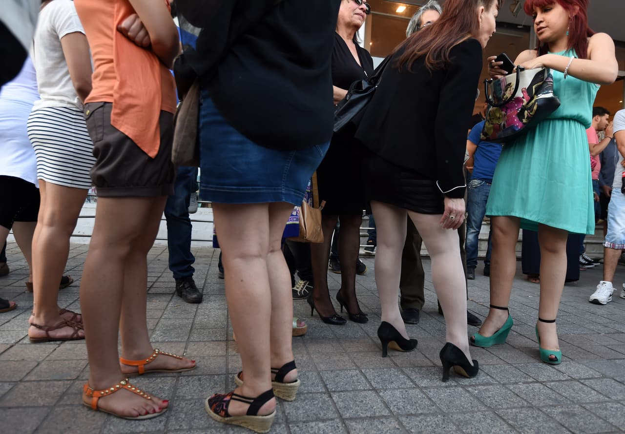 Obispo mexicano pide no ir a misa con minifaldas, "escotes inmorales" y otras prendas que "ofendan a Dios"