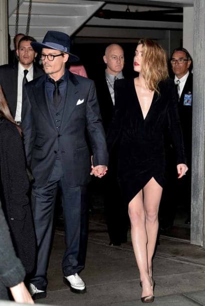 La prometida de Johnny Depp, Amber Heard dejó en claro con qué atrapó al rey de los siete mares, el capitán Jack Sparrow. La también actriz sedujo la alfombra durante la premiere de la película "3 Days To Kill", mira las fotos y saca tus propias conclusiones.
