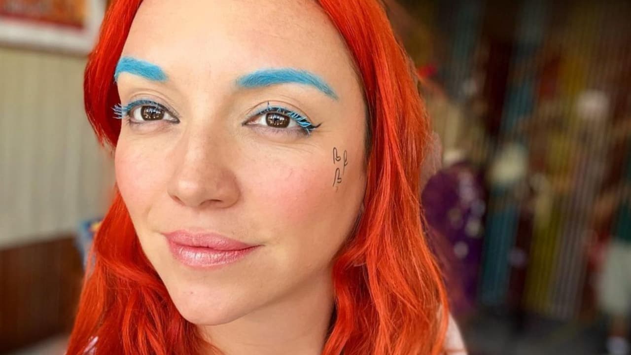 Regina Blandón luce sus looks más locos en el tráiler de 'Maquíllame Otra Vez'