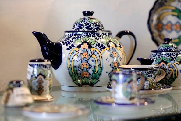 Esta semana, la Unesco declaró como Patrimonio Cultural Inmaterial la creación artesanal de la cerámica estilo talaverano, que se realiza en México y España. 
<br>