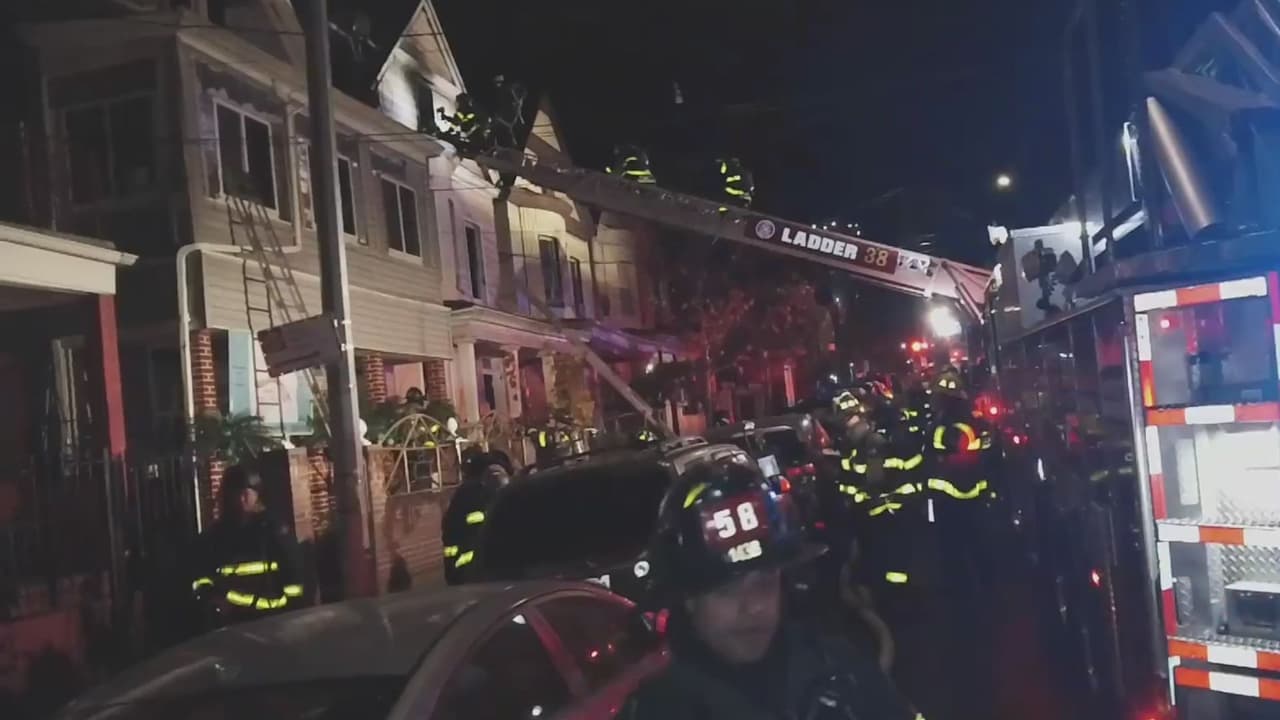 Incendio en tres viviendas de El Bronx deja a una persona sin vida