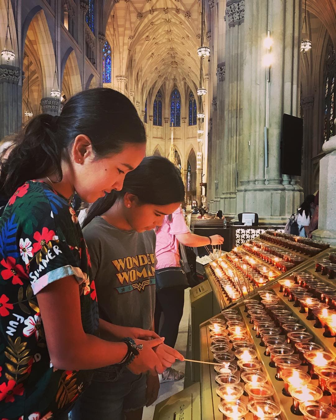 Karla respondió que le hubiera gustado tener más tiempo para ellas, comentó que a veces se pregunta si fue una buena madre, "¿será que fui suficientemente cariñosa? ¿será que las disfruté?".
<br>