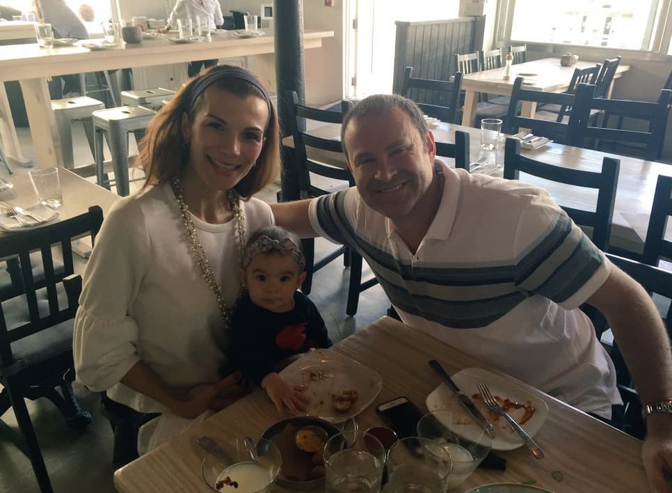 Alan enamoradísimo de sus chicas.