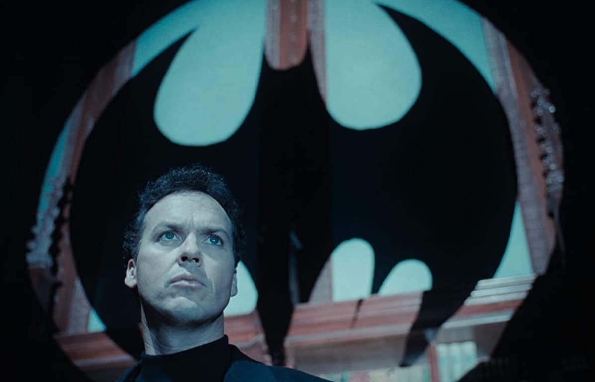 En 1992 llegó a la pantalla grande 'Batman Returns' una cinta que obtuvo buenas críticas debido a su giro obscuro y actuaciones de primera.